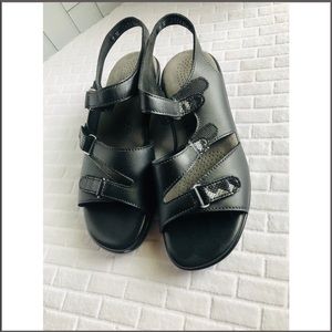 SAS TriPad Comfort velcro strap croc sandals